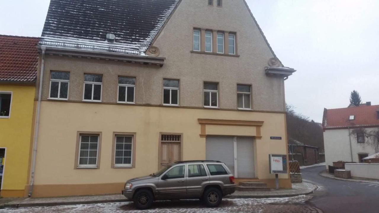 Ferienwohnung Wettin Am Petersbrunnen Dış mekan fotoğraf