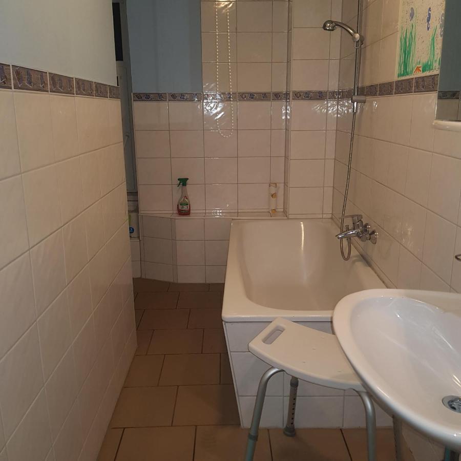 Ferienwohnung Wettin Am Petersbrunnen Dış mekan fotoğraf