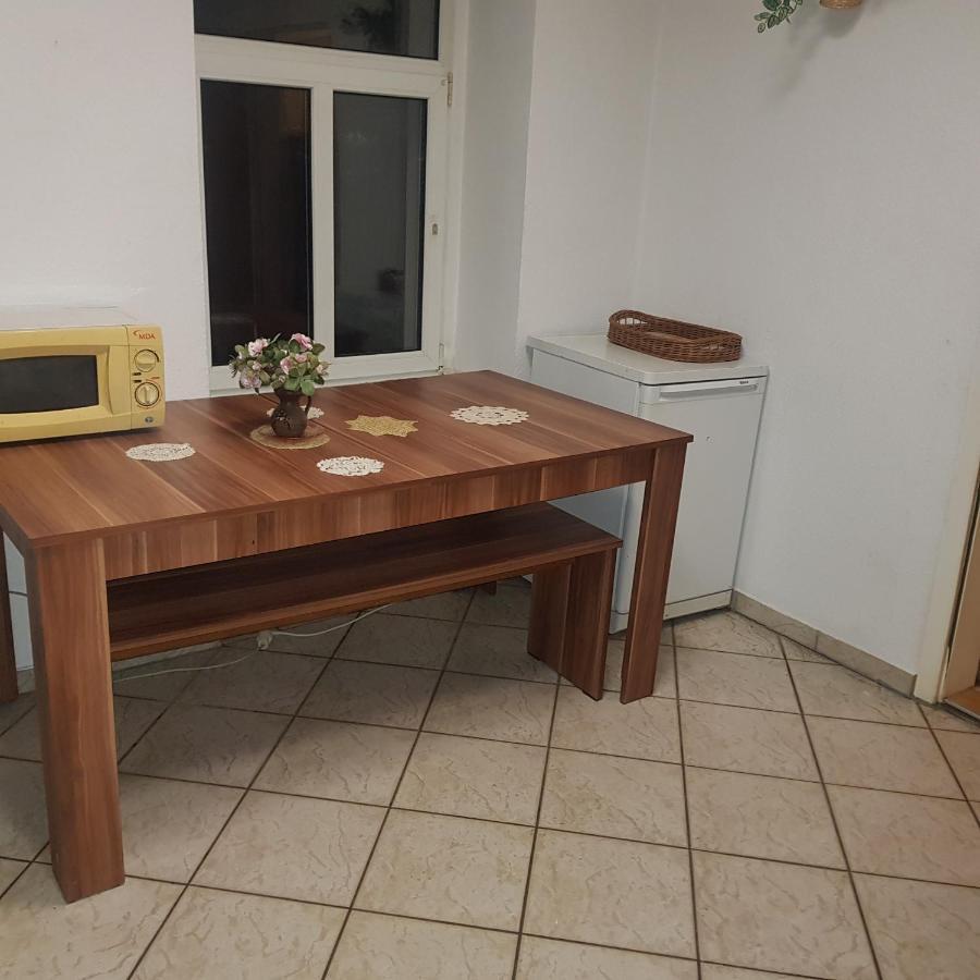 Ferienwohnung Wettin Am Petersbrunnen Dış mekan fotoğraf